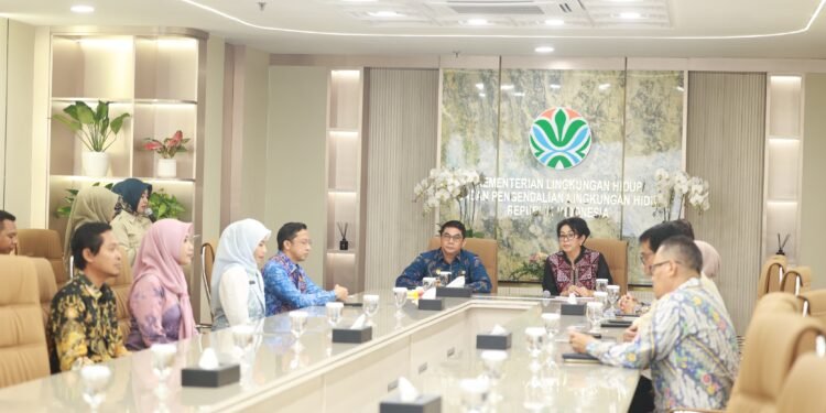 Tanah Bumbu Jalin MoU dengan KLH untuk Pengelolaan Sampah Berkelanjutan