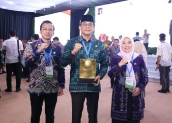 Tanah Bumbu Terima Predikat Sertifikat Menuju Kabupaten Bersih Tahun 2025 dari Kementerian Lingkungan Hidup