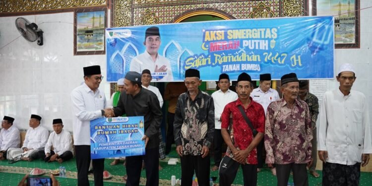 Safari Ramadan 1447 H di Mantewe, Bupati Andi Rudi Latif Pererat Silaturahmi dan Serahkan Bantuan