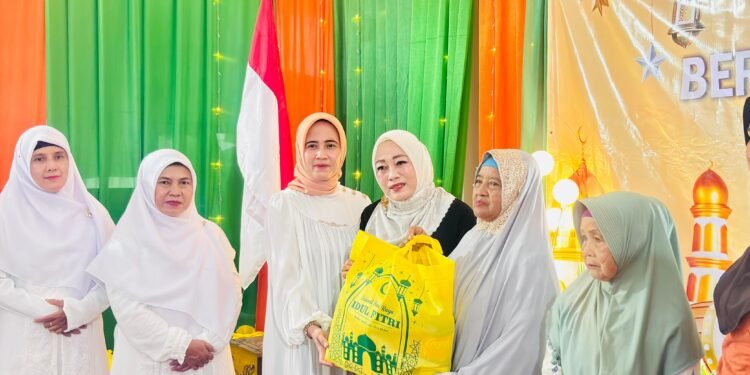 Dharma Wanita Persatuan Kotabaru Gelar Pertemuan Rutin, Berbagi Bansos dan Buka Puasa Bersama