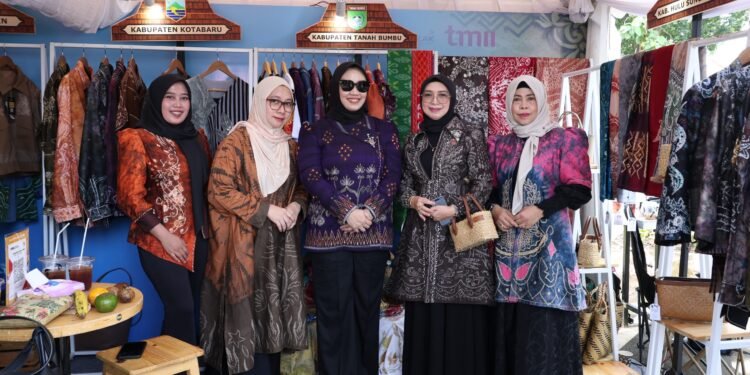Produk Unggulan Tanah Bumbu Dipromosikan ke Tingkat Nasional Lewat Semarak “Sirang Kriya Banua”