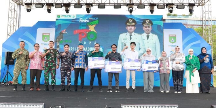 Aksi Inovasi Tanbu 2026, Bupati Andi Rudi Latif Apresiasi Karya Desainer Lokal di Lomba Logo HUT ke-23 Tanah Bumbu