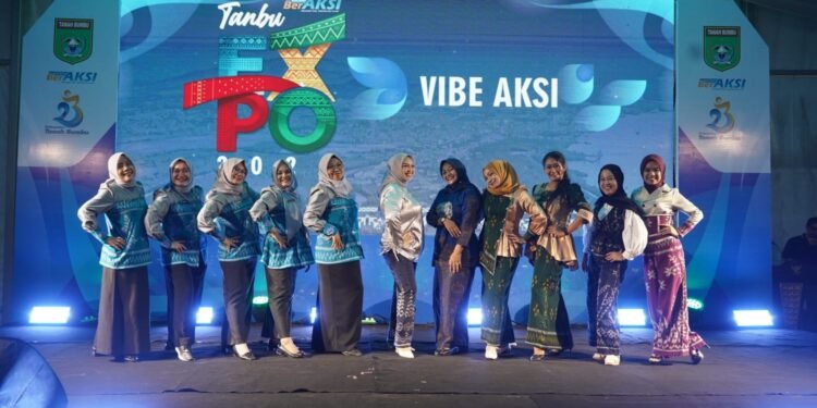 Aksi Inovasi Tanbu 2026, Tenun Pagatan Tampil Elegan di Fashion Show Dekranasda Tanah Bumbu