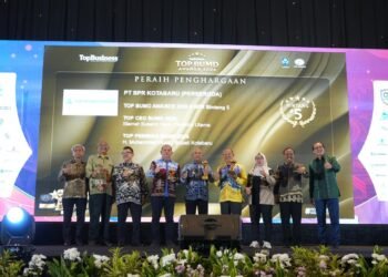 TOP Bupati Kotabaru Muhammad Rusli Terima Penghargaan Sebagai TOP Pembina BUMD 2026