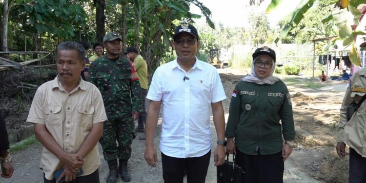 Tinjau Ruas Jalan, Wakil Bupati : Perbaikan Bertahap Diprioritaskan