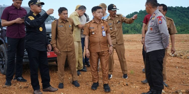 Wujudkan Pemerataan Pembangunan, Bupati Kotabaru Tinjau Lahan Pemda