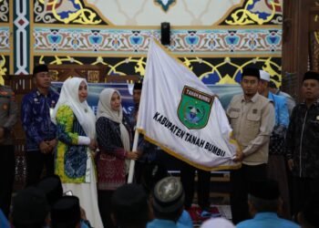 Tanah Bumbu Lepas 239 Jamaah Calon Haji, Bupati Andi Rudi Latif Sampaikan Jaga Kesehatan, Patuhi Arahan Petugas dan Pembimbing