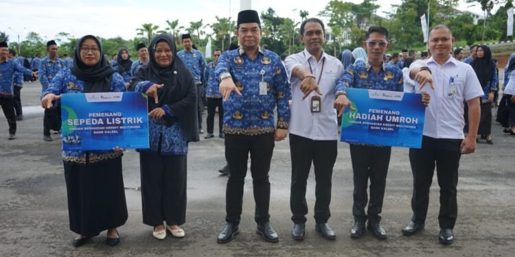 Apresiasi ASN, Pemkab Kotabaru Gelar Apel Gabungan dan Penyerahan Hadiah Bank Kalsel