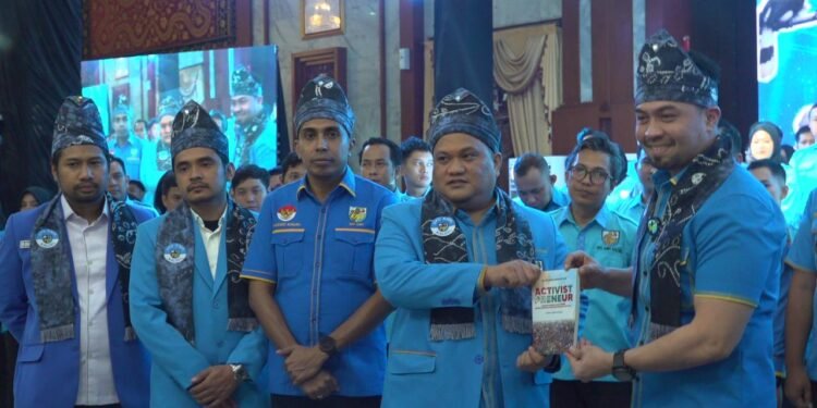 Resmi Andi Rustianto Dilantik Jadi Ketum KNPI Provinsi Kalsel