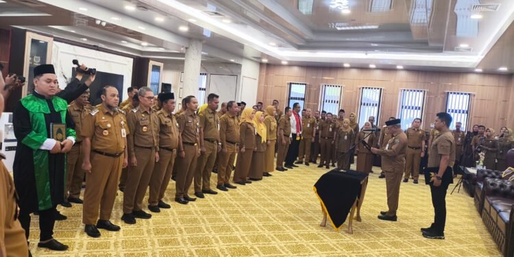 Bupati H. Muhammad Rusli Lantik Sejumlah Pejabat di Lingkungan Pemkab Kotabaru