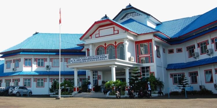 Bupati Andi Rudi Latif Beri Perhatian Cepat ke Korban Tabrak Lari di Gunung Tinggi
