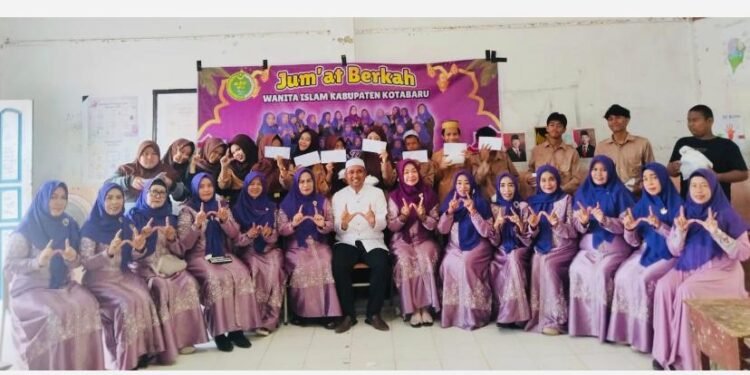 Wanita Islam Kotabaru Tebar Kebaikan Santuni Anak Yatim dan Lembaga Pendidikan Lewat Program Jum’at Berkah