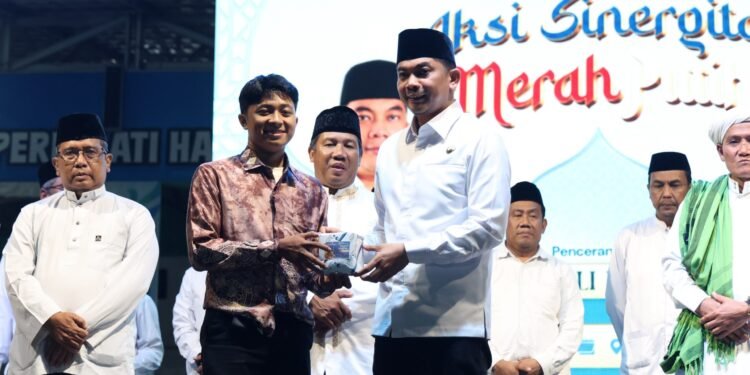 Bupati Andi Rudi Latif Resmi Buka Aksi Sinergitas Merah Putih, Hadirkan Layanan Publik di Satui