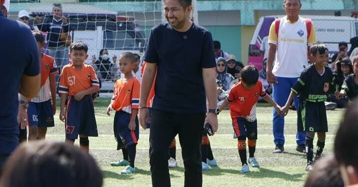 Peringati Hari Anak Nasional, Bang Dhin Serukan Pembinaan Sepak Bola Berbasis Karakter