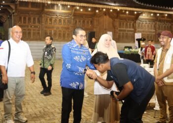 Bupati Tanah Bumbu Apresiasi Kontribusi Mahasiswa ULM dalam Program KKN Tematik Lingkungan Hidup