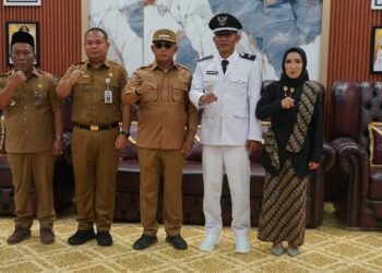 Lantik Kades Antar Waktu, Bupati Tekankan Amanah dan Tanggung Jawab