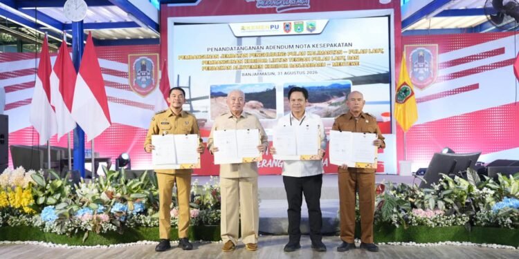 Bupati Kotabaru Lakukan Penandatanganan Adendum Nota Kesepakatan Bersama Proyek Strategis di Kal-Sel