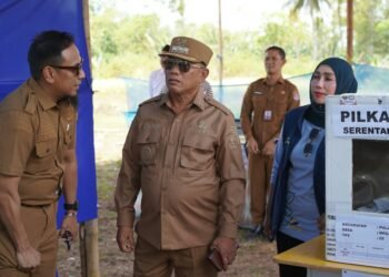 Bupati Kotabaru Tinjau Langsung Pelaksanaan Pilkades Serentak di TPS Desa Megasari