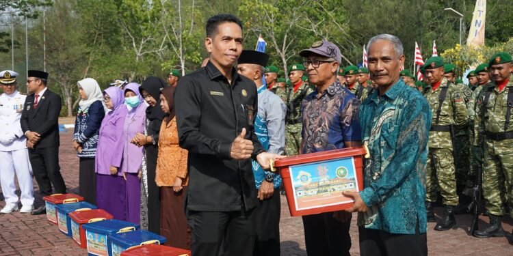 Pemkab Kotabaru Hadiri Upacara HUT ke-81 TNI, Tegaskan Komitmen Perkuat Sinergi