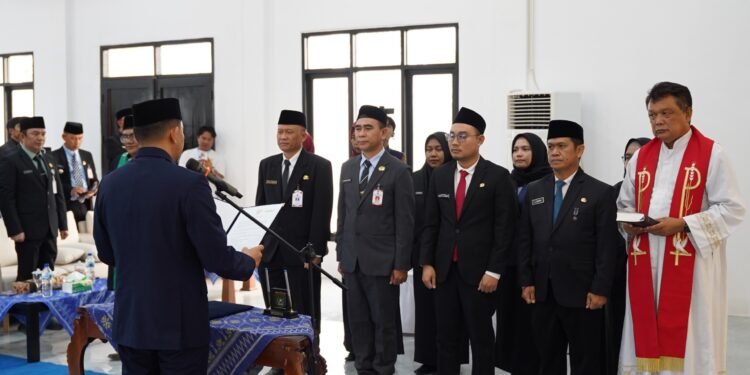 Lantik Pejabat Pemkab Tanah Bumbu, Bupati Andi Rudi Latif Tekankan Program Harus Berdampak Nyata bagi Masyarakat