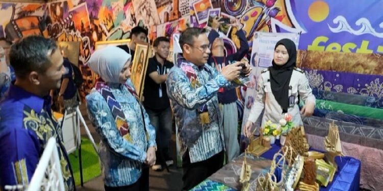 Pemkab. Kotabaru Buka Festival Akrab 2026, Harapkan Dapat Meningkatkan Ekonomi Kreatif